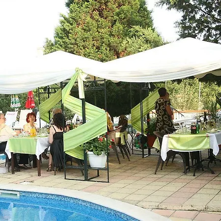 Хотел парк бриз - ол инклузив и безплатен паркинг 3*